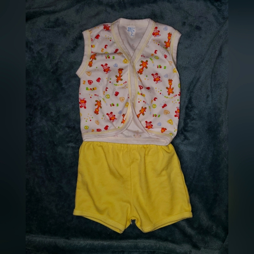 0-3 month unisex outfit